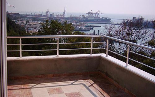 teras-yarim-korkuluk